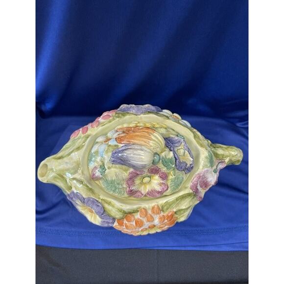 Porcelain Basket of Flowers Tea Pot Made In Italy - Picture 5 of 6